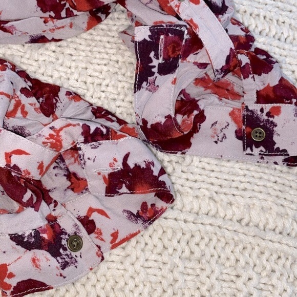 Lucky Brand floral top size medium - Picture 4 of 7